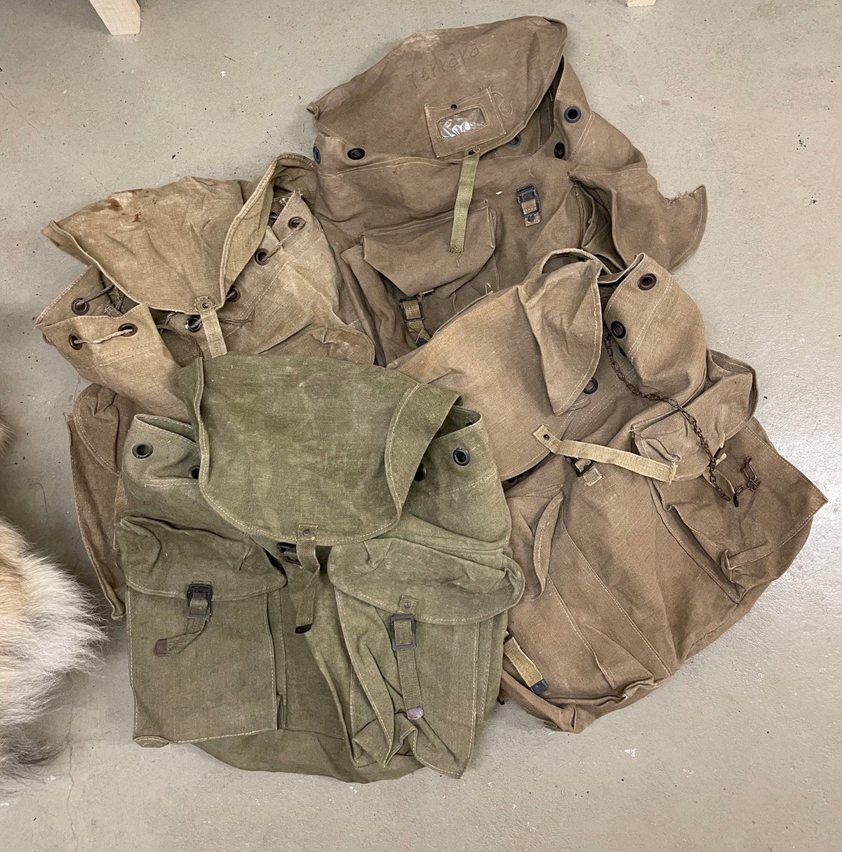 Italian armeijan vuoristoreppu, ylijäämä