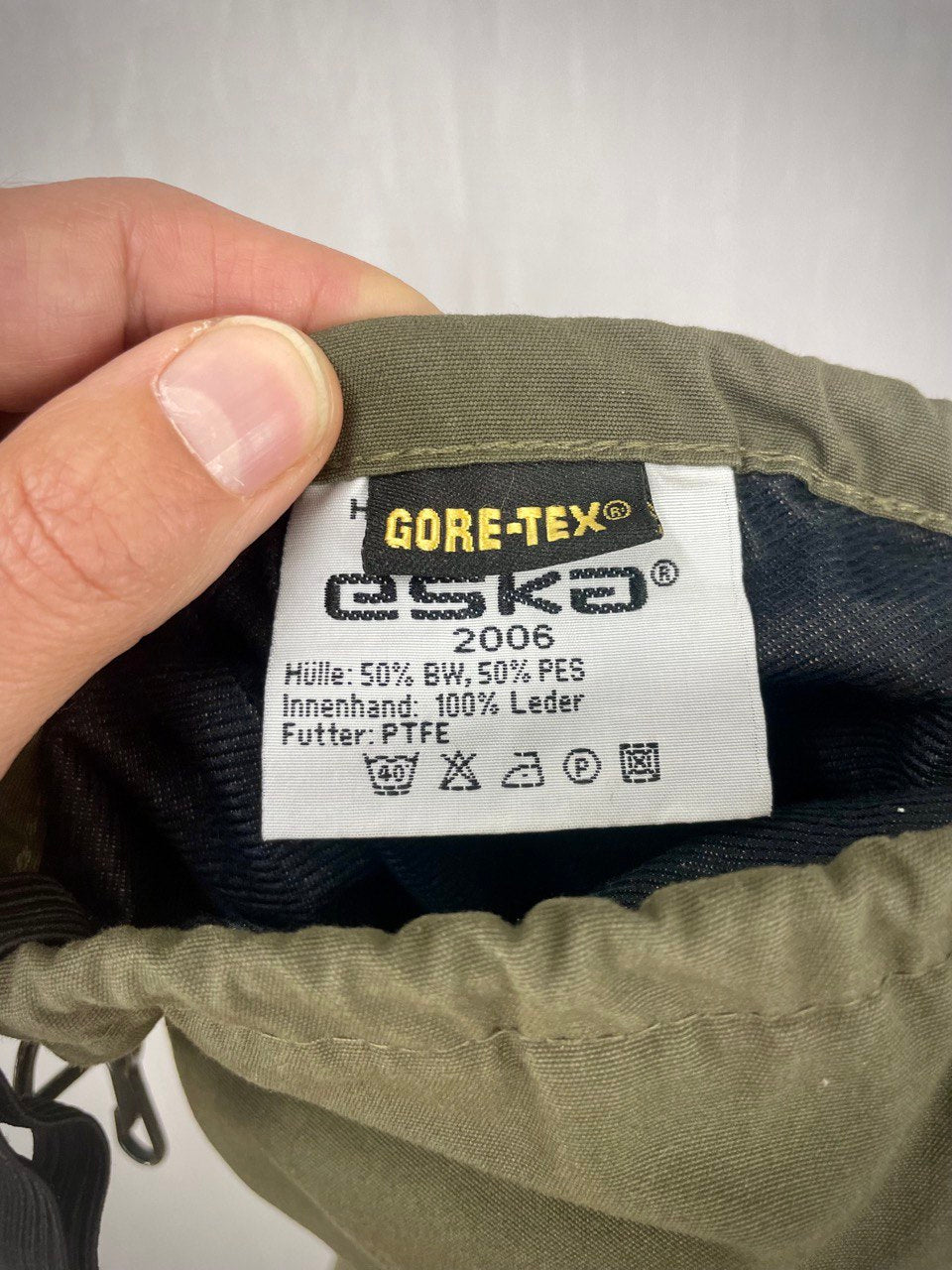 Itävallan armeijan Gore-Tex rukkaset, ylijäämä