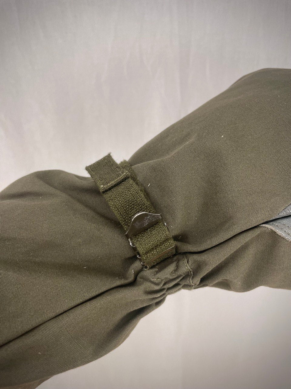 Itävallan armeijan Gore-Tex rukkaset, ylijäämä