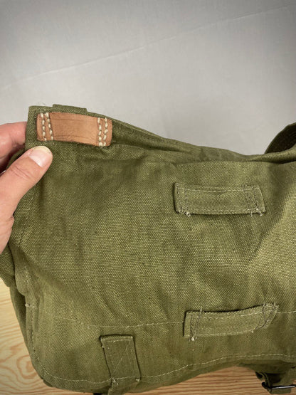 Romanian armeijan leipälaukku, ylijäämä