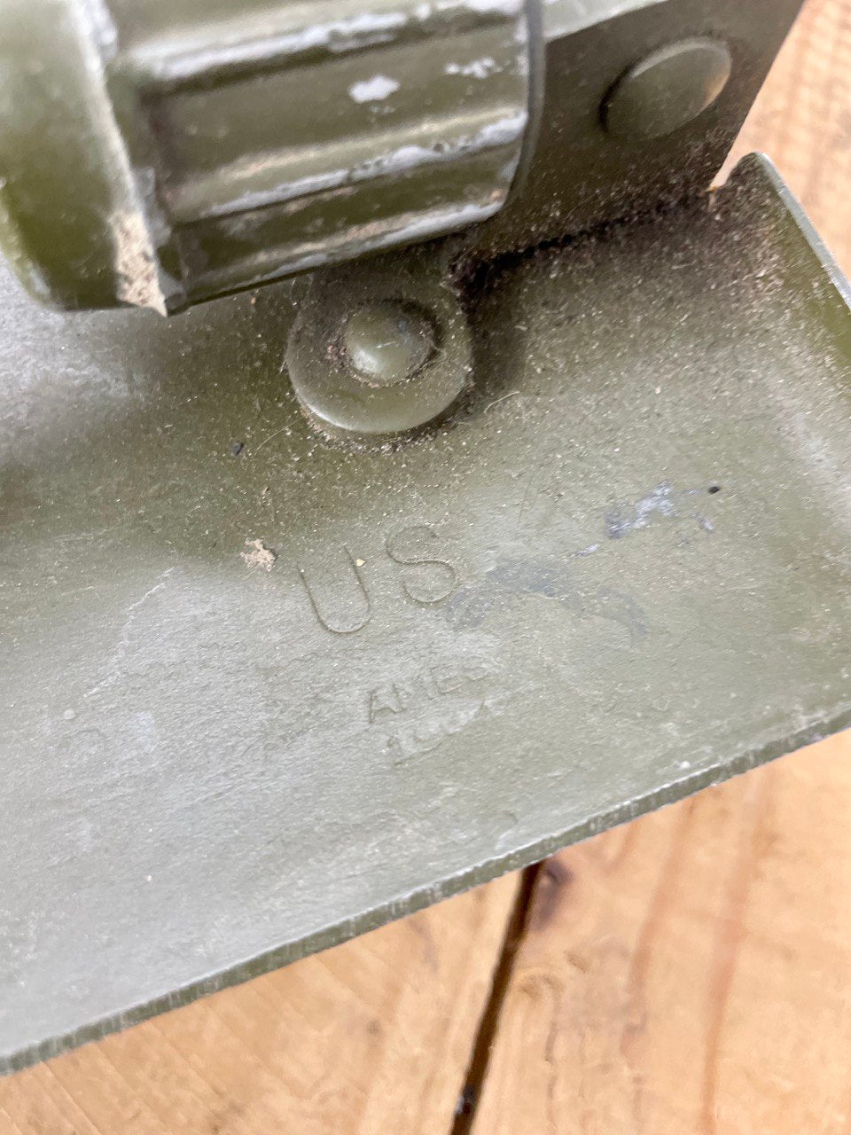 Jenkkiarmeijan M-1943 kenttälapio M-1956 kannikkeella, ylijäämä
