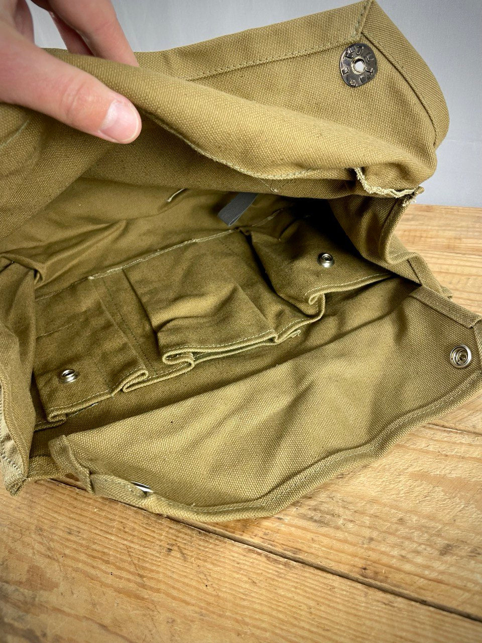 Suomen armeijan M61 kaasunaamarilaukku, ylijäämä