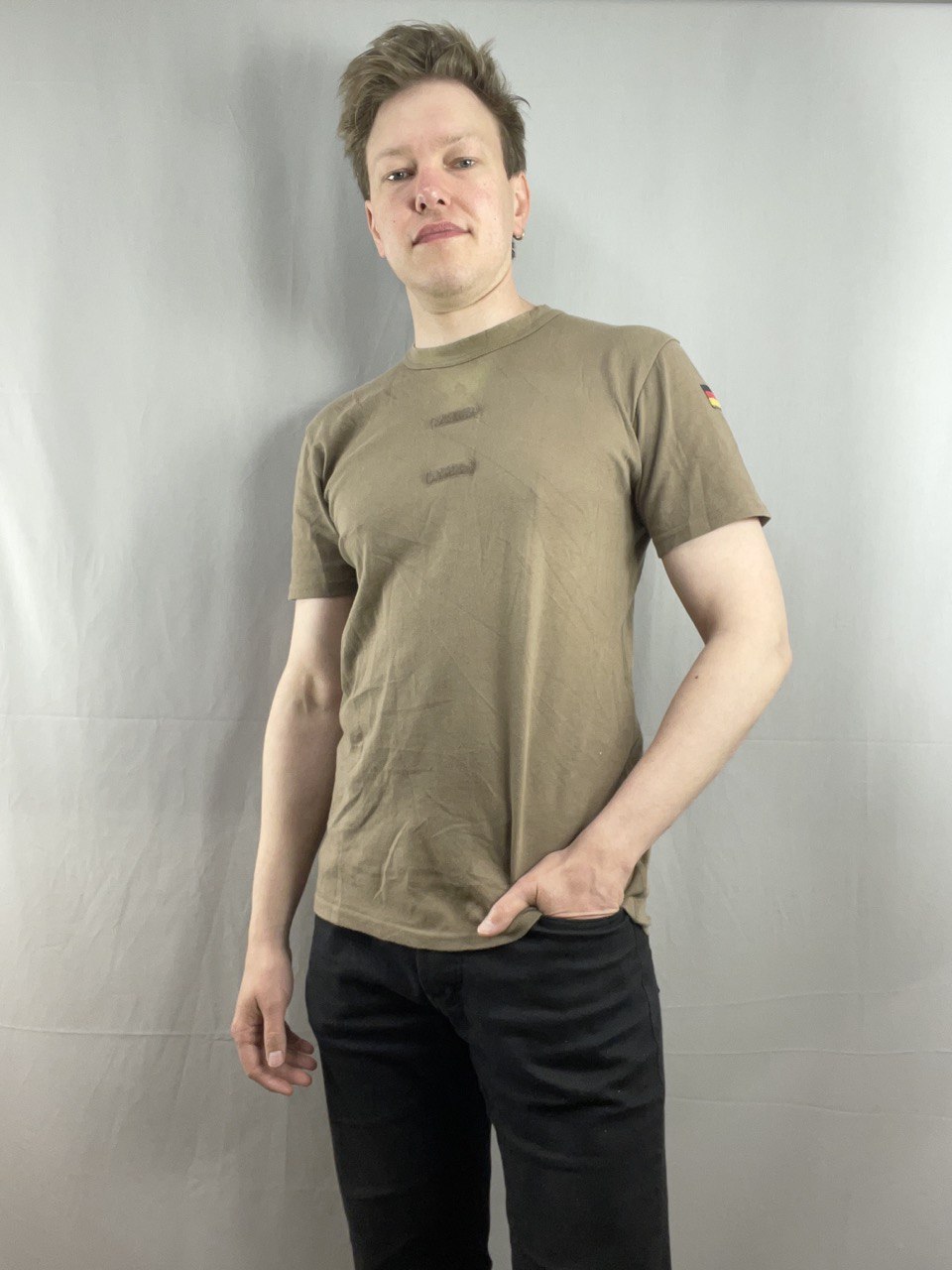Bundeswehrin T-paita, hellemalli, ylijäämä