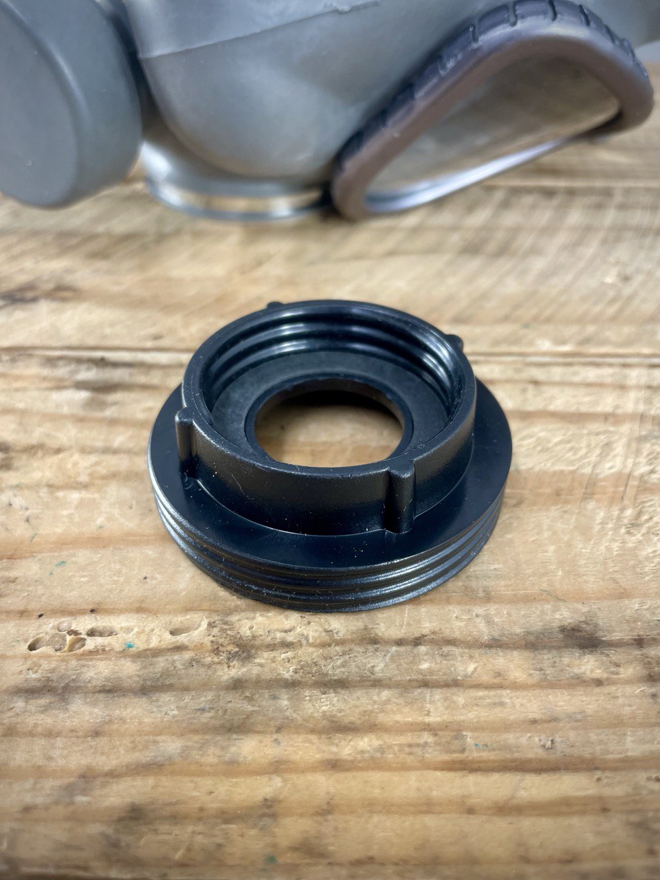 Brittiarmeijan kaasunaamarin suodatinadapteri, 40 / 60 mm, ylijäämä