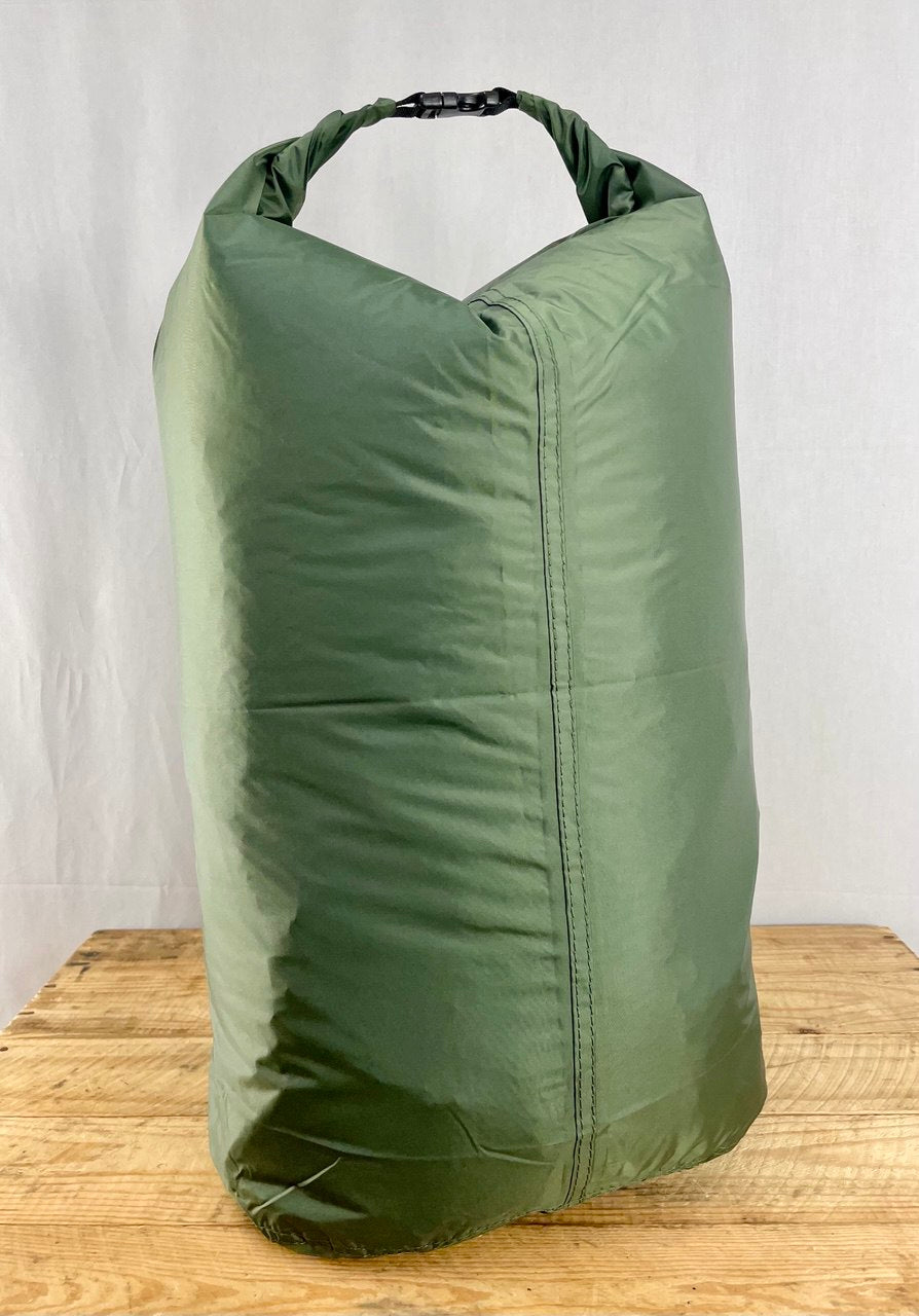 Brittiarmeijan kuivapussi, 22 l, vihreä, ylijäämä
