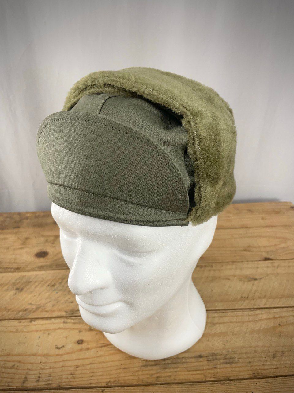Bundeswehrin talvihattu, vihreä, ylijäämä