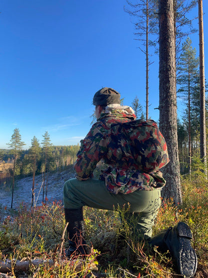 Sveitsin armeijan M70 kenttätakki päivärepulla, Alpenflage, ylijäämä