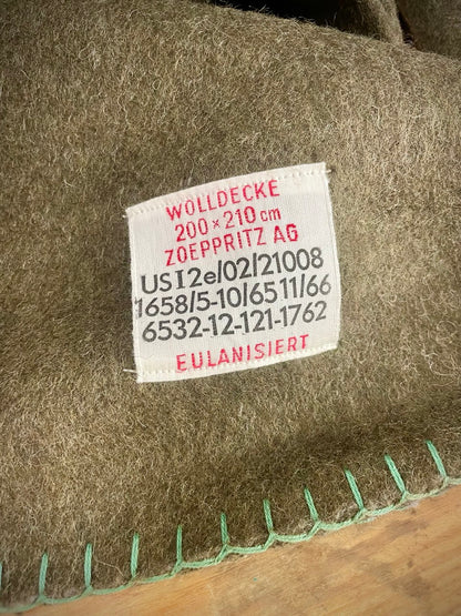Bundeswehrin villahuopa, 210 x 200 cm, paksu, uudenveroinen