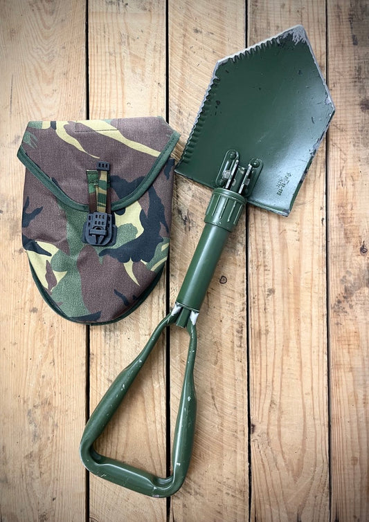 Hollannin armeijan kolmitaitteinen kenttälapio taskulla, ylijäämä