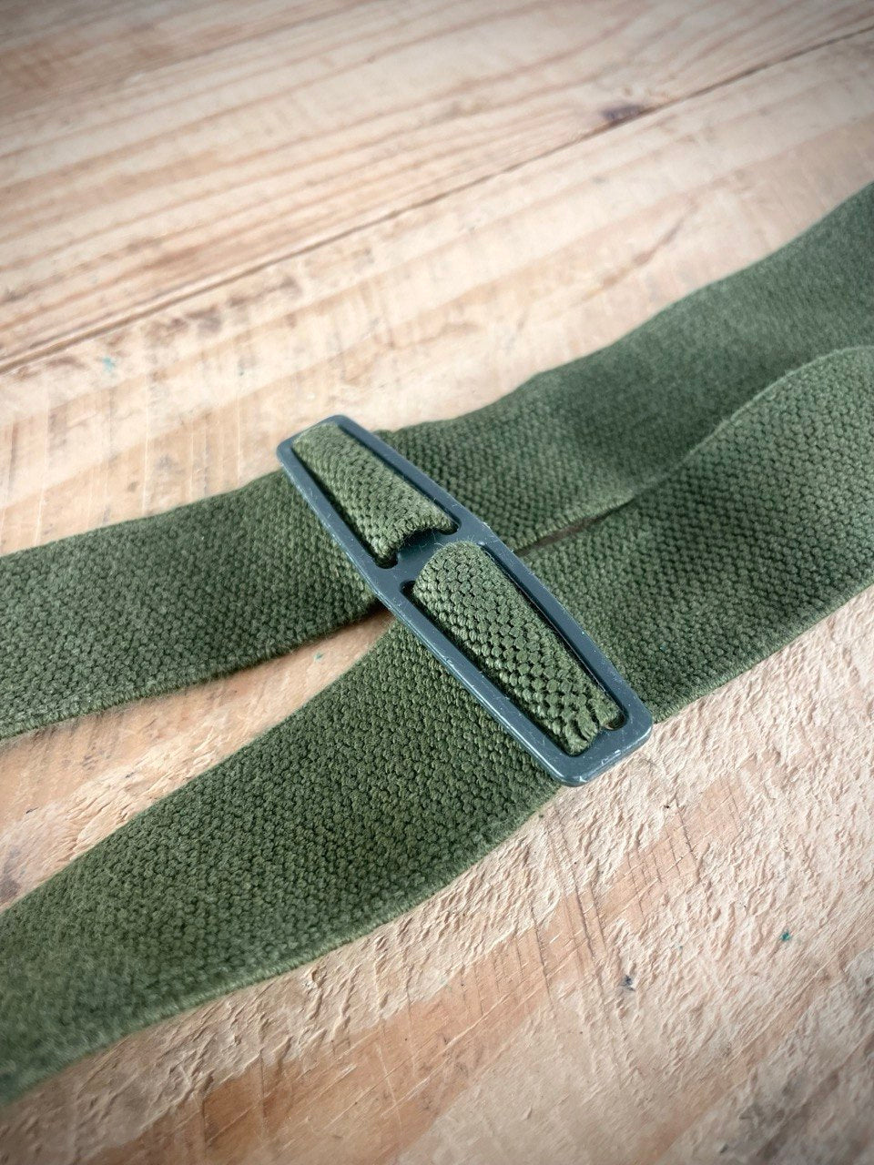 Tanskan armeijan nipistinhenkselit, vihreät, ylijäämä