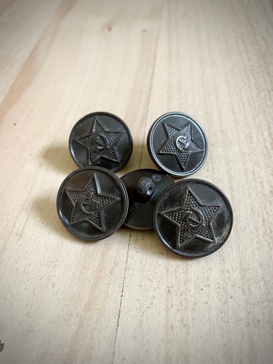 Neuvostoarmeijan muovinappi, 22 mm, 5 kpl, ylijäämä