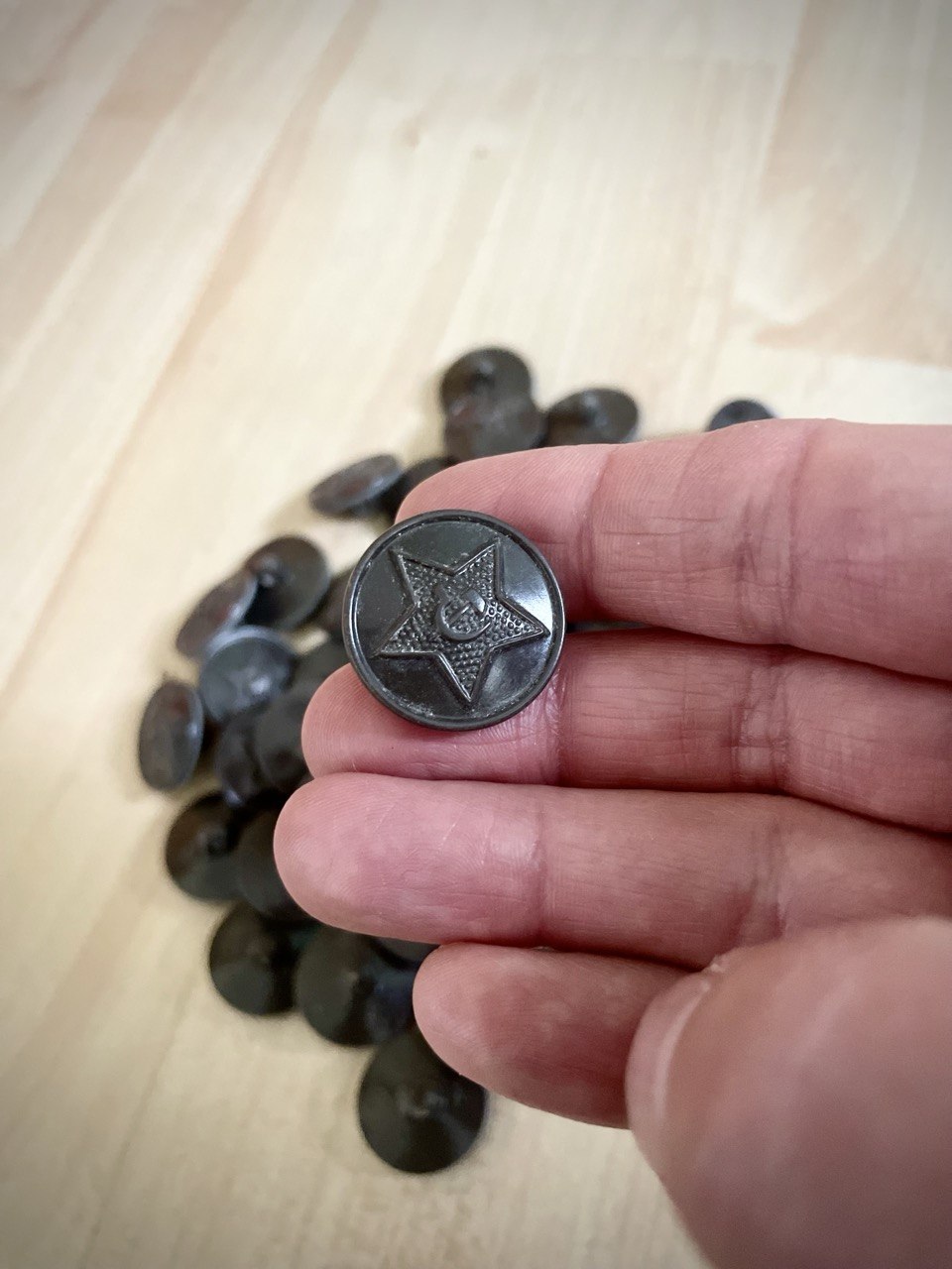 Neuvostoarmeijan muovinappi, 22 mm, 5 kpl, ylijäämä